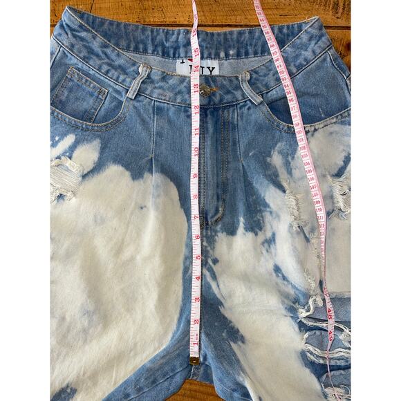 NWT Womens I‎ Love DIY by Panida 80s 90s Style Distressed Bleached Shorts Size M - Picture 9 of 9